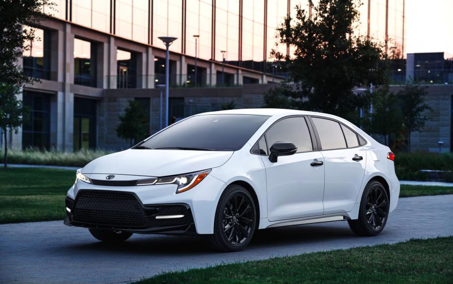  Toyota Corolla SE Nightshade Sedan 2019 года  (NA) (фото 1 из 13)